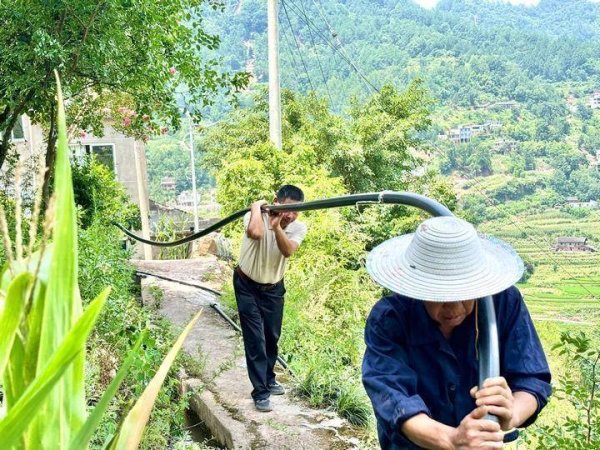 靠谱的前十大配资炒股公司 王世钊：暴雨夜脚步比洪水还急 重建中脚步比群众更忙